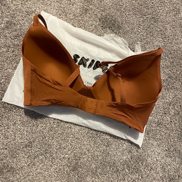 NWT SKIMS Wireless Form T-Shirt Demi Bra 36DDD Bronze - Picture 2 of 5